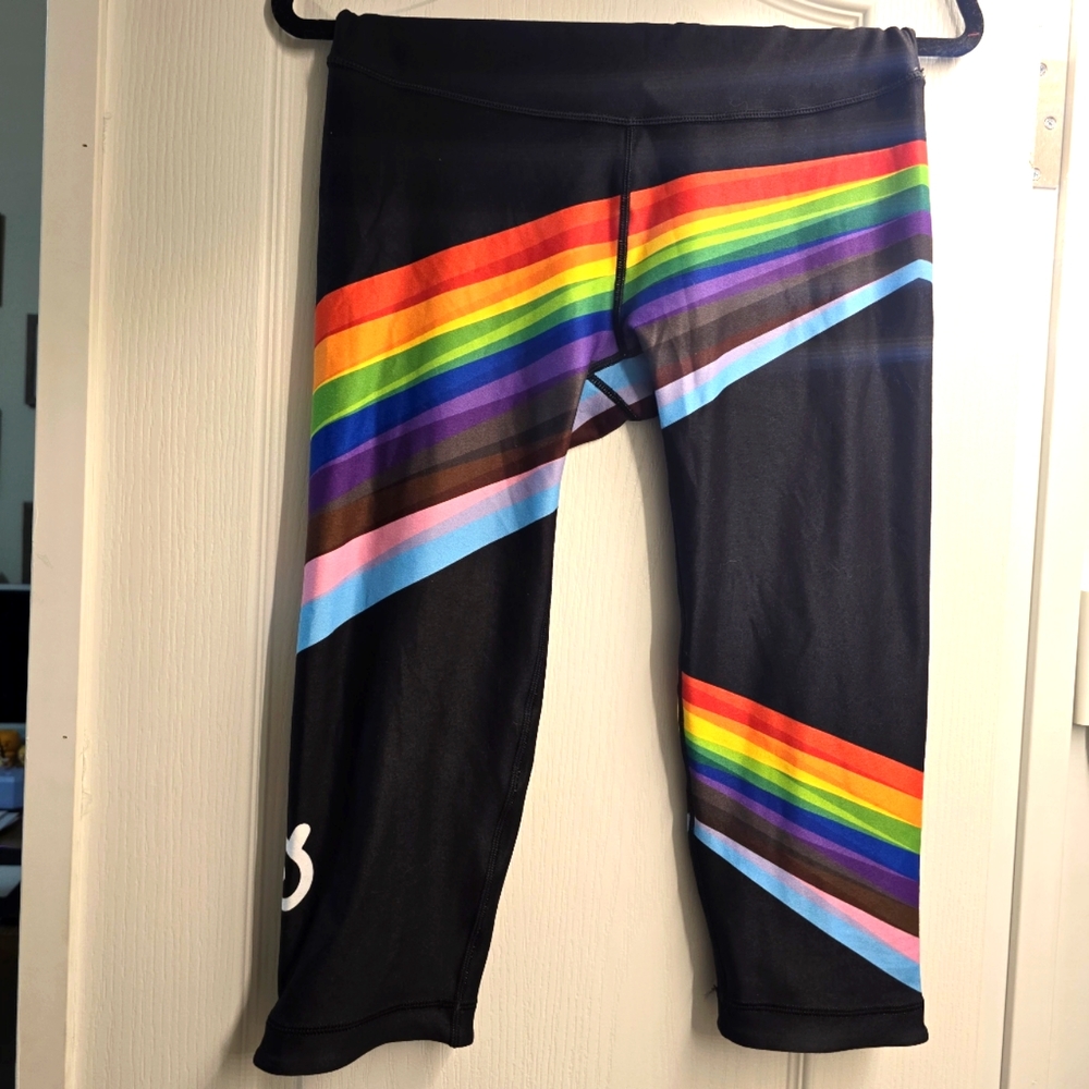 Peloton Pride Hight Waisted Capri L Lead With Love
